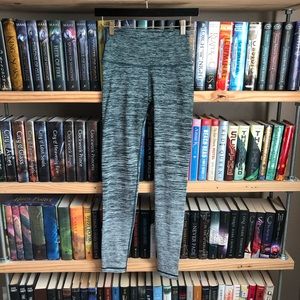 NWOT Aerie Green and White Leggings/Work Out Pants